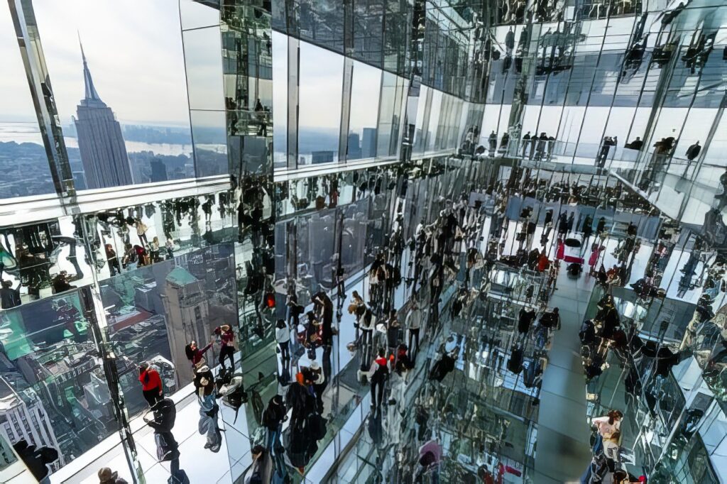 visitors-enjoy-new-york-skyline-summit-one